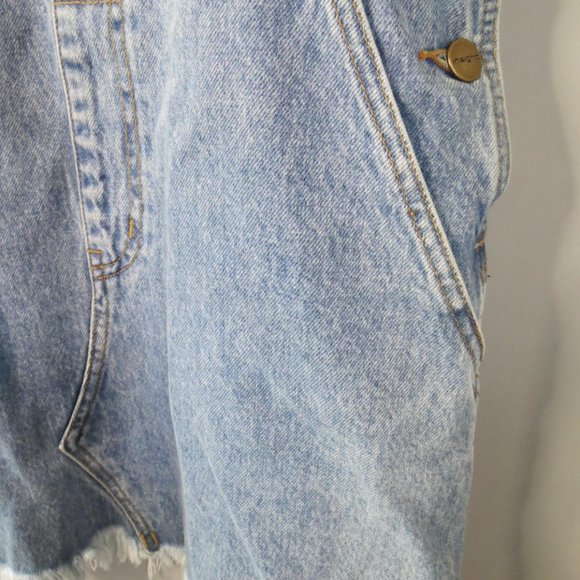 INSIGHT - DENIM OVERALL STYLE MINI SKIRT - SIZE 10. - Picture 4 of 7